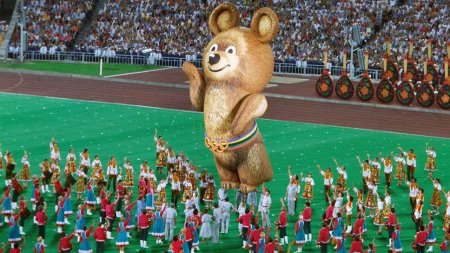 Олимпийский мишка 1980 плачет