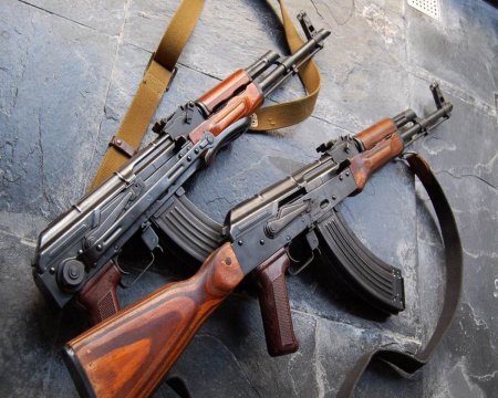 Автомат Калашникова АК-47, АКМ