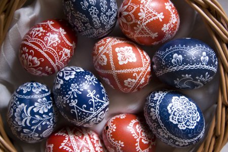 Драпанка на пасхальном яйце