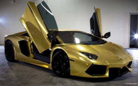 Lamborghini Aventador Gold