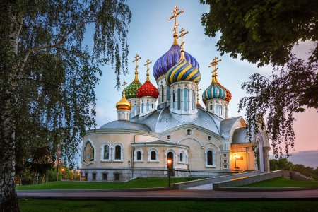 Красивый храм в Переделкино