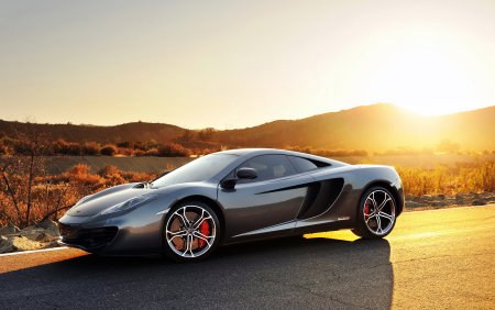 MCLAREN 12c