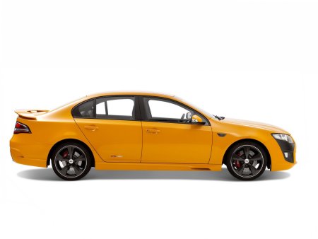 Автомобиль вид сбоку