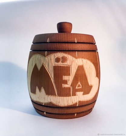 Деревянный бочонок для меда