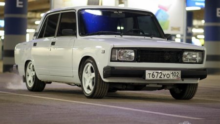 ВАЗ-2105 Жигули белая