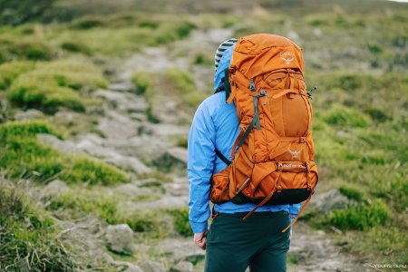 1. Рюкзак Osprey Aether AG оранжевый