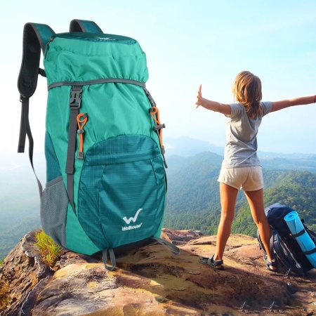 Турист с рюкзаком