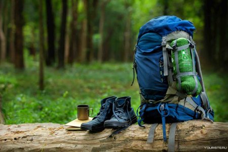 Турист с рюкзаком