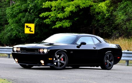 Dodge Challenger srt8 черный