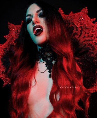 Катарина Изабель вампирша