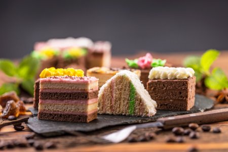 Сладости торты пирожные