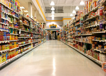 Продуктовый магазин внутри