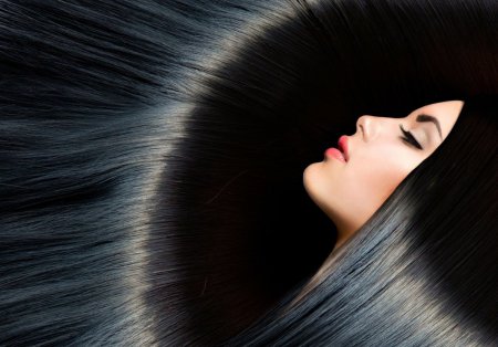 Блестящие черные волосы