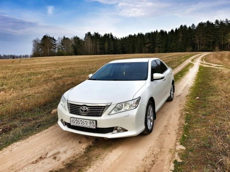 Toyota Camry v50