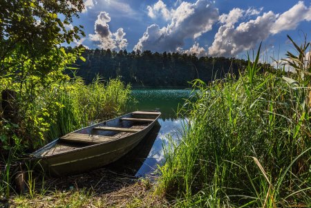 Лодка на озере