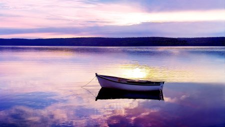 Лодка на озере