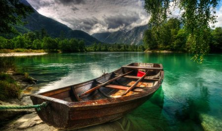 Лодка на воде