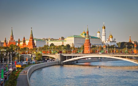 Кремль набережная Москвы-реки