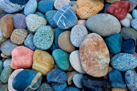 Разноцветные камни