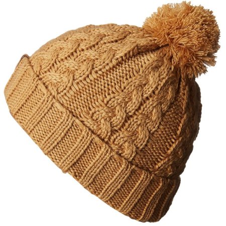 Зимняя шапка на белом фоне