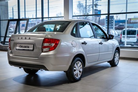 Лада Гранта седан 2022