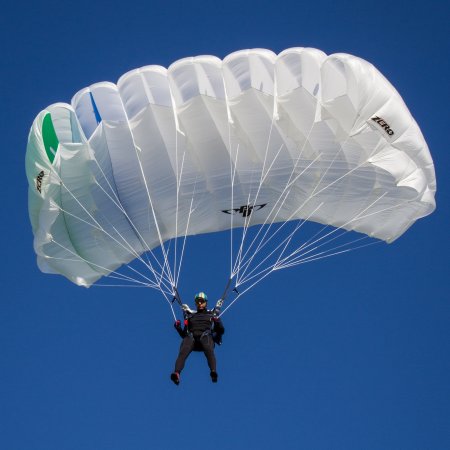 Парашют Жюкмеса
