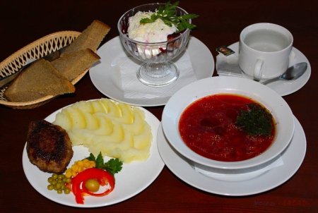 Обед в кафе