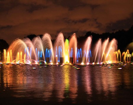 Фонтан наций Флорида США