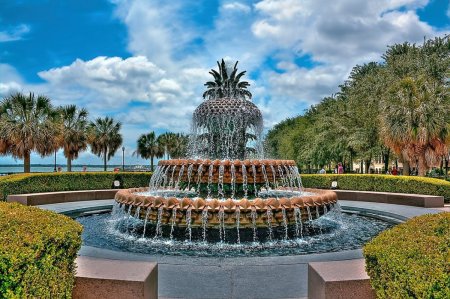 Фонтан в виде ананаса в Чарлстоне