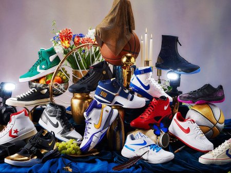 Много кроссовок