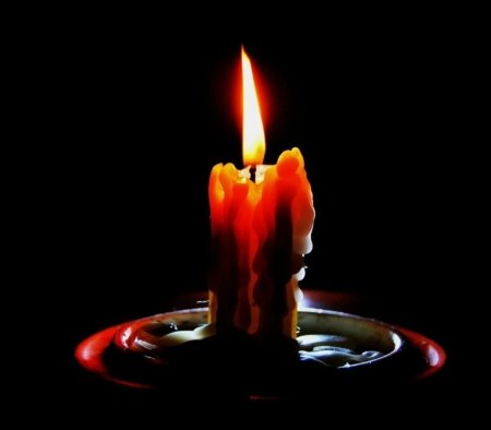 Горящая свеча