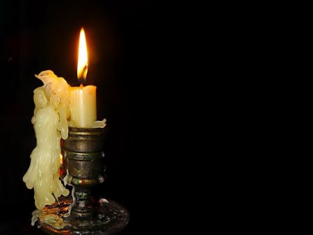 Горящая свеча