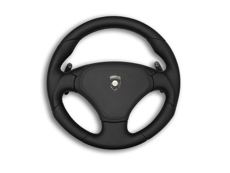 Руль на белом фоне