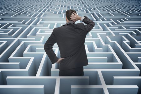 Человек перед лабиринтом
