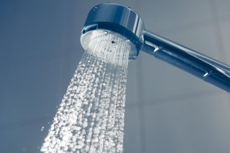 Душ с водой