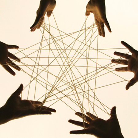 Связь между людьми