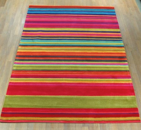 Полосатый коврик для кота