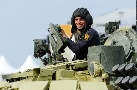 Танкист в танке