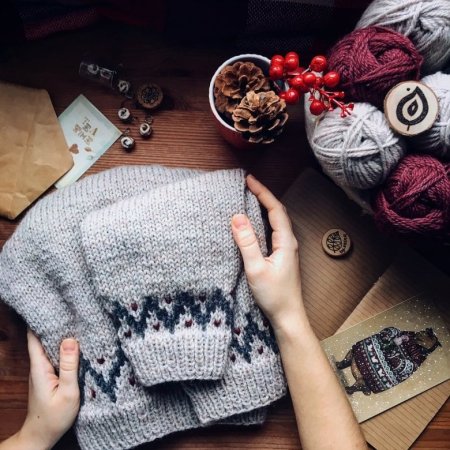 Стопка свитеров