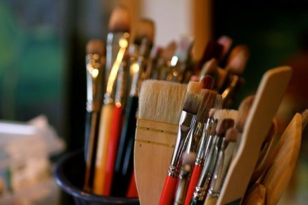 Кисти и краски