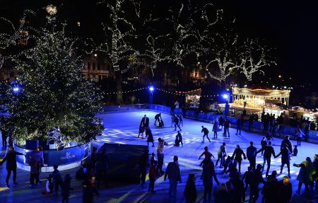 Охта парк каток Москва