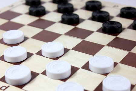 Игра настольная «шашки и шахматы» пластмассовые 10 королевство