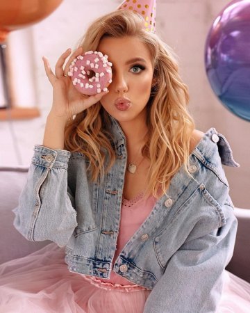 Фотосессия в розовом стиле