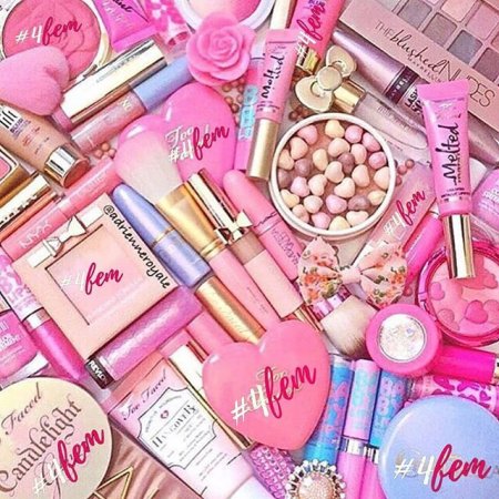 Розовая косметика