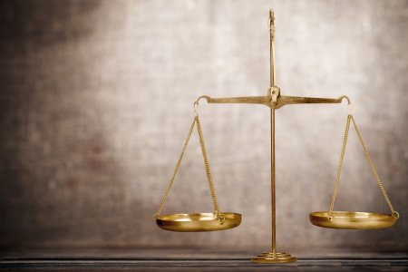 Весы с чашами