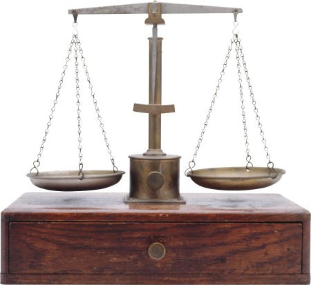 Весы с чашами