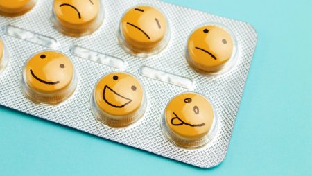 Таблетки в виде смайликов