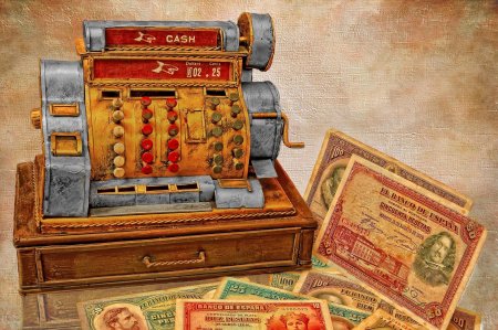 Старинный кассовый аппарат