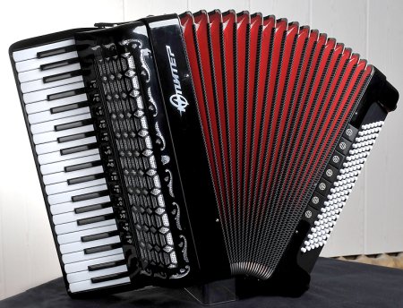 Баян музыкальный инструмент