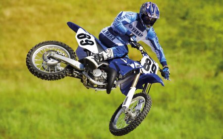Yamaha YZ 125 Wheelie
